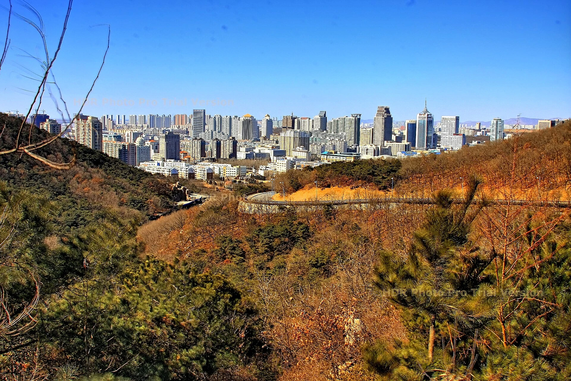 从东山向西远眺开发区