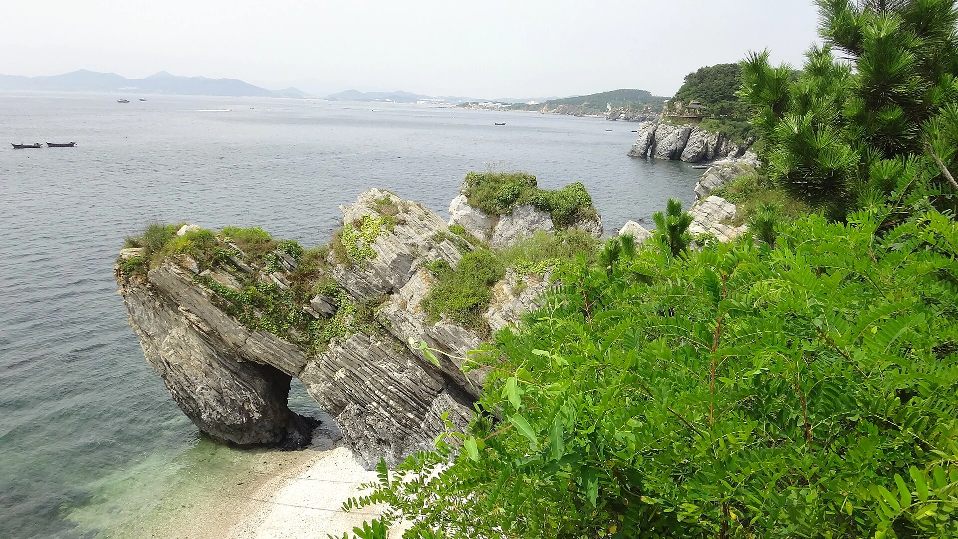 金石滩滨海地质公园：海蚀崖与海岸