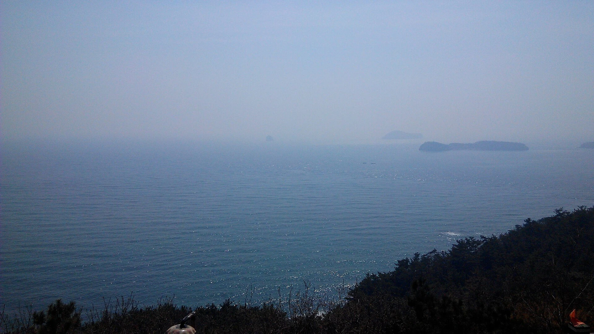 燕窝岭一带的滨海中路海岸景观