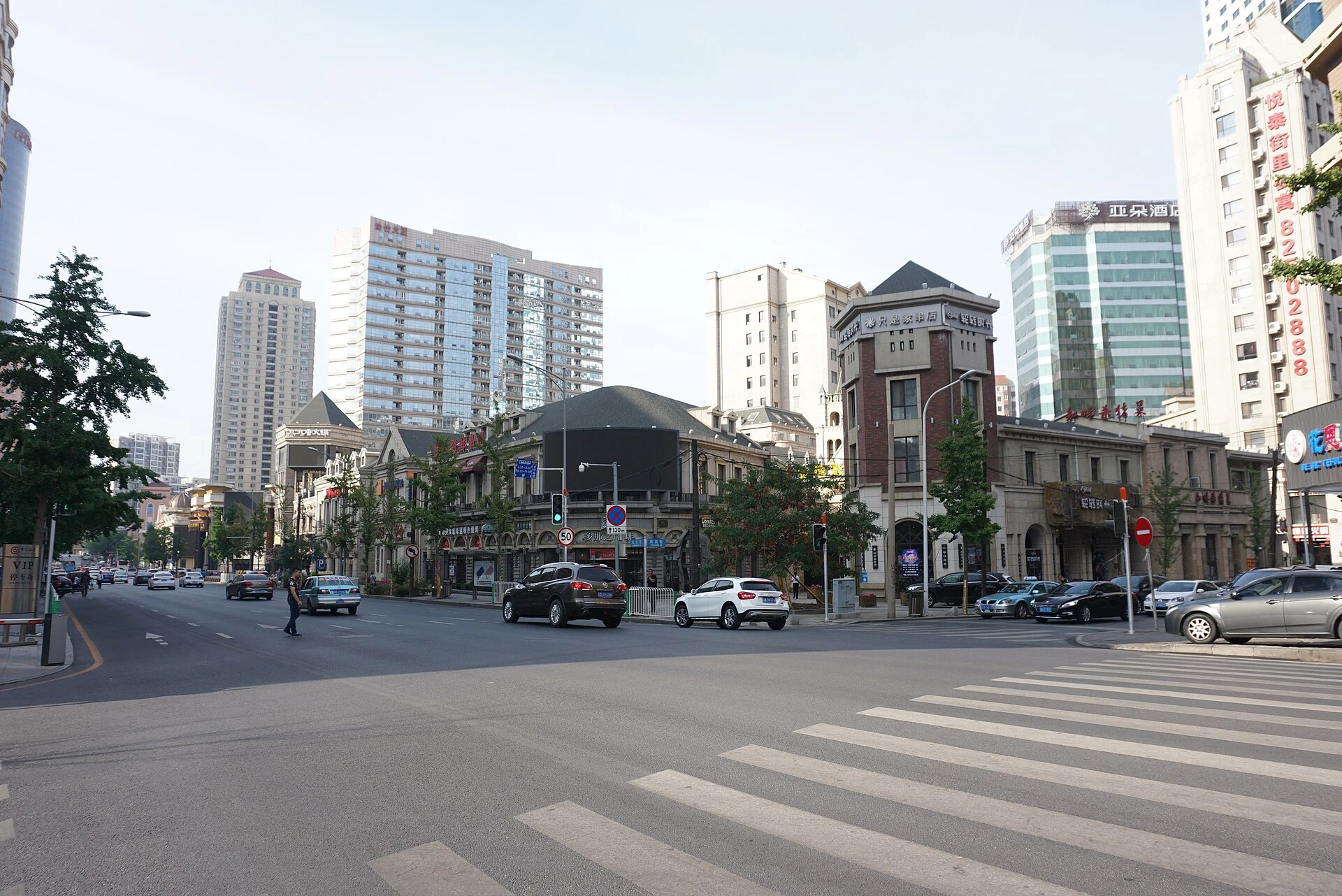 中山广场近代建筑的细部视角